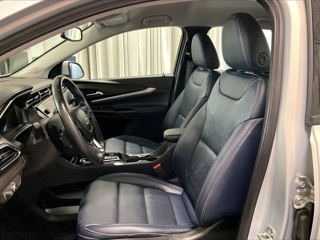 Used 2023 Chevrolet Bolt EUV LT w/ Convenience Package FWD image 10