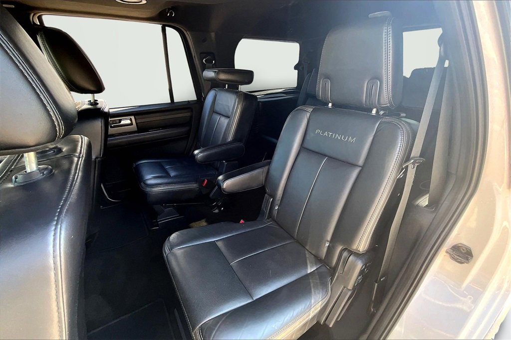 Used 2016 Ford Expedition Platinum image 21