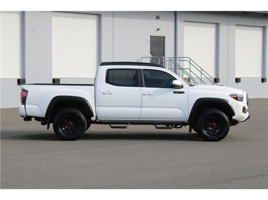 Used 2019 Toyota Tacoma TRD Pro AWD/4WD image 4