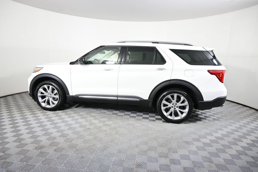 Used 2022 Ford Explorer Platinum w/ Equipment Group 601A AWD/4WD image 3