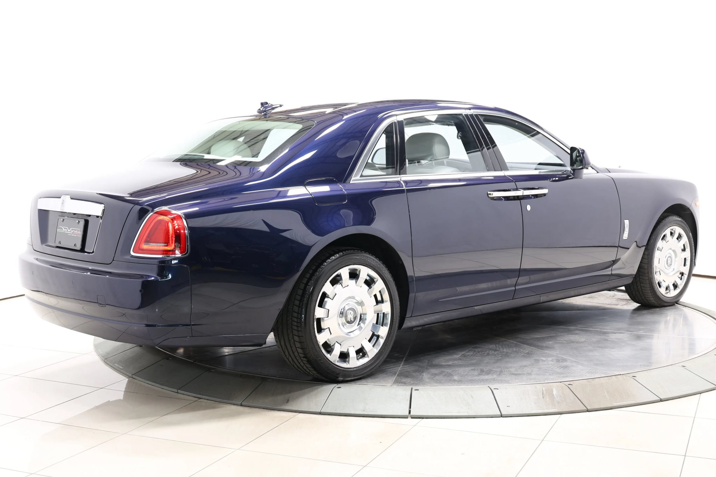 Used 2015 Rolls-Royce Ghost RWD image 4