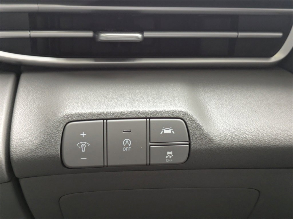 Used 2023 Hyundai Elantra SE w/ Cargo Package image 23