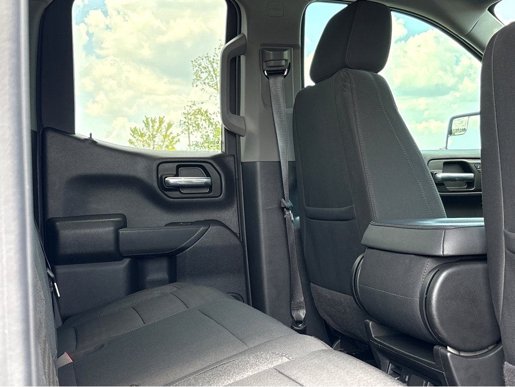 Used 2025 Chevrolet Silverado 1500 Custom image 12