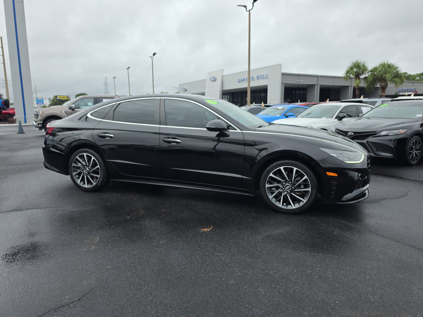 Used 2022 Hyundai Sonata Limited w/ Cargo Package FWD image 2