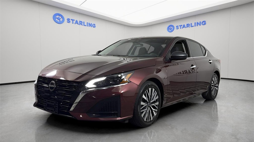 Used 2024 Nissan Altima 2.5 SV image 16
