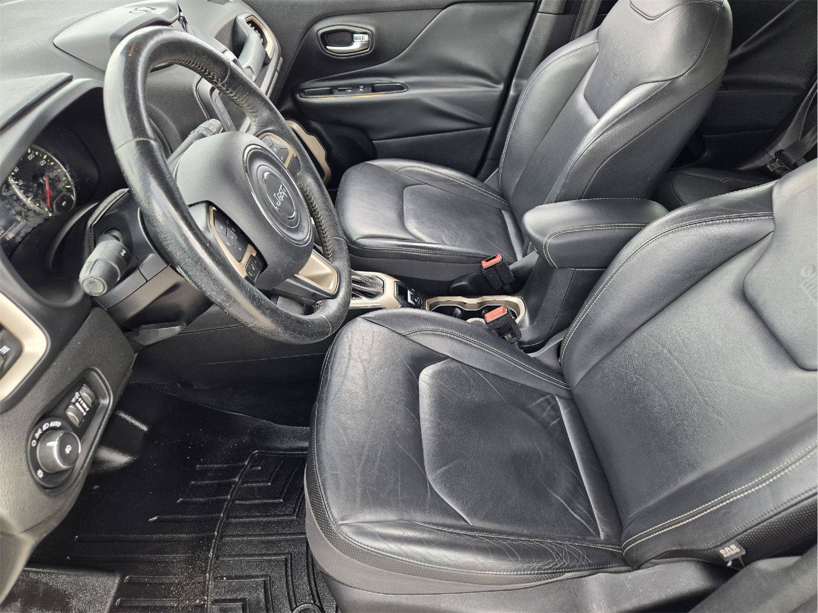Used 2016 Jeep Renegade Limited FWD image 11
