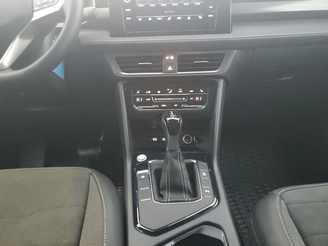 New 2026 Volkswagen Taos SE FWD image 20