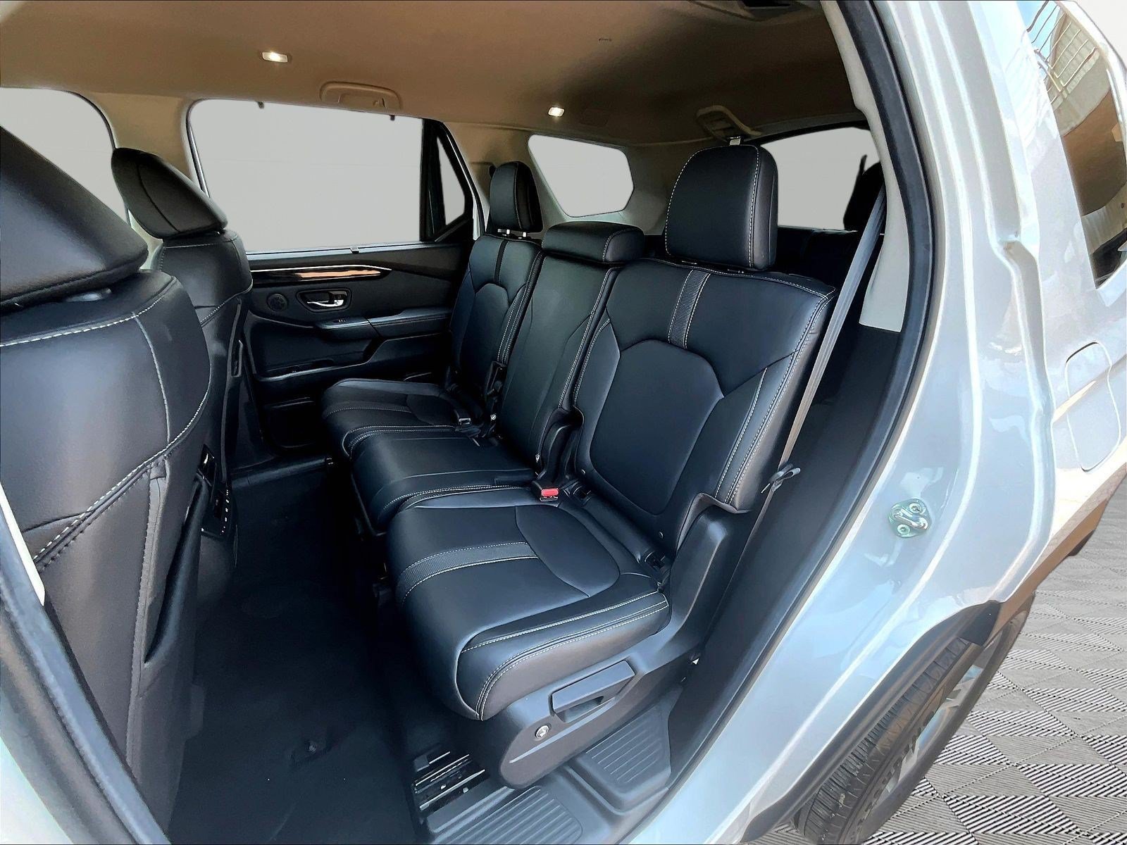 Used 2025 Honda Pilot EX-L image 22