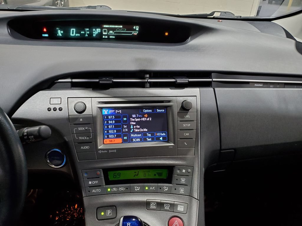 Used 2013 Toyota Prius Persona Series FWD image 26