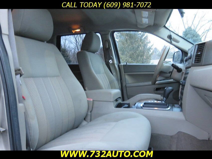 Used 2006 Jeep Grand Cherokee Laredo AWD/4WD image 7