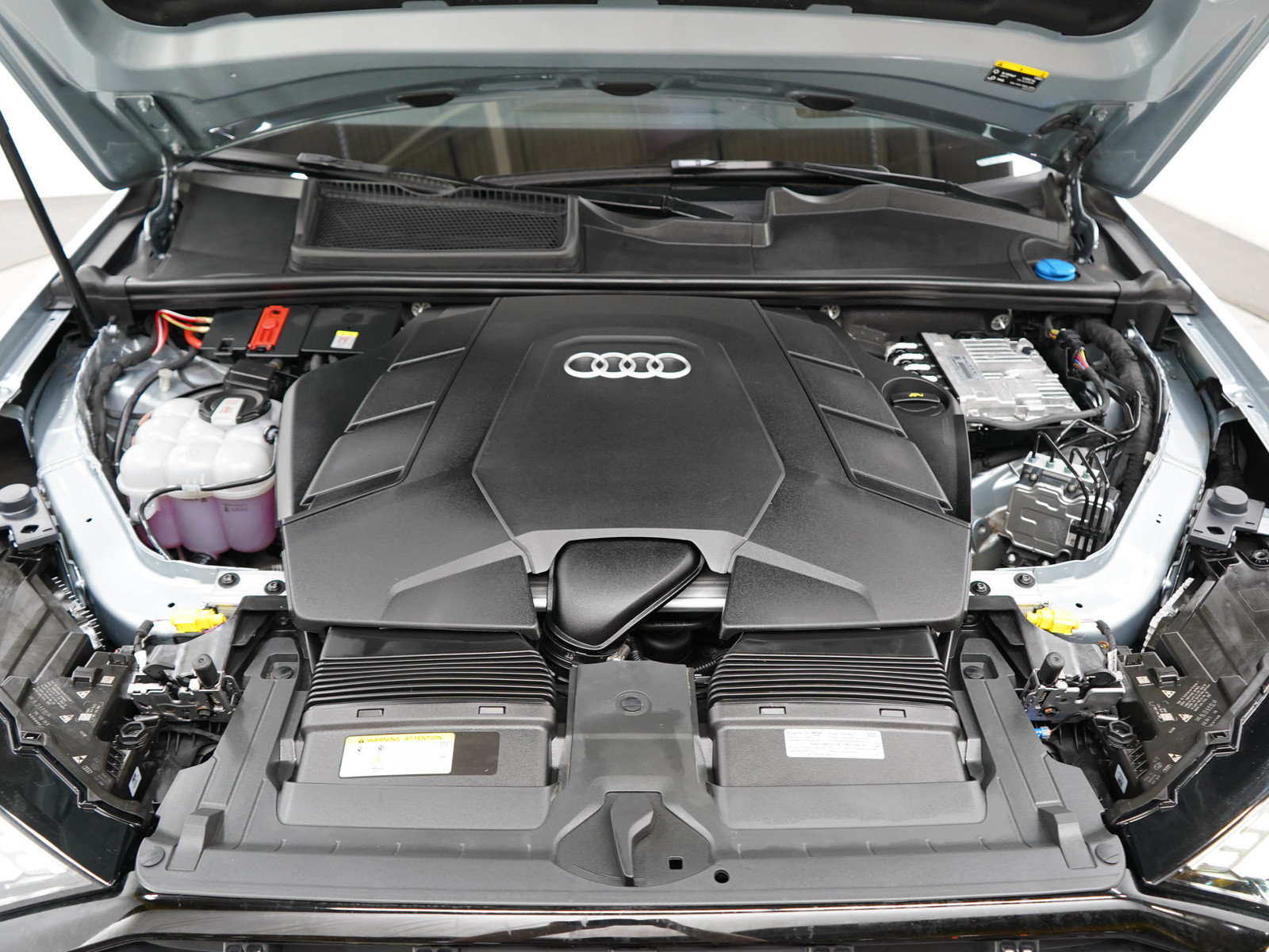 Used 2025 Audi Q7 3.0T Prestige AWD/4WD image 30