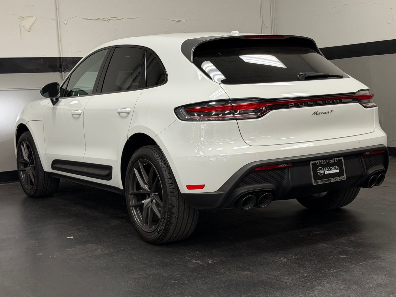 Used 2023 Porsche Macan Turbo image 10