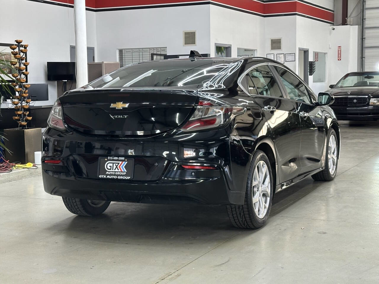 Used 2017 Chevrolet Volt Premier w/ Driver Confidence II Package FWD image 2