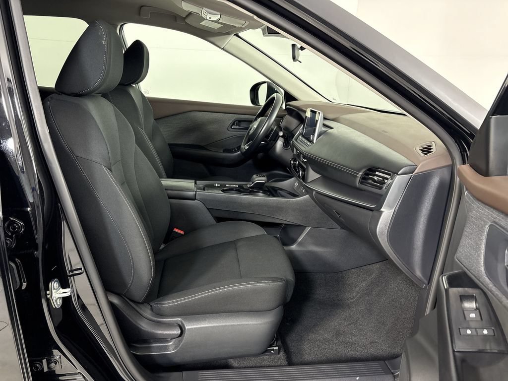 Used 2023 Nissan Rogue S FWD image 24