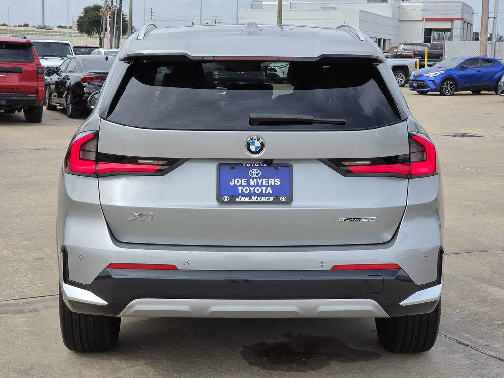 Used 2025 BMW X1 xDrive28i AWD/4WD image 8