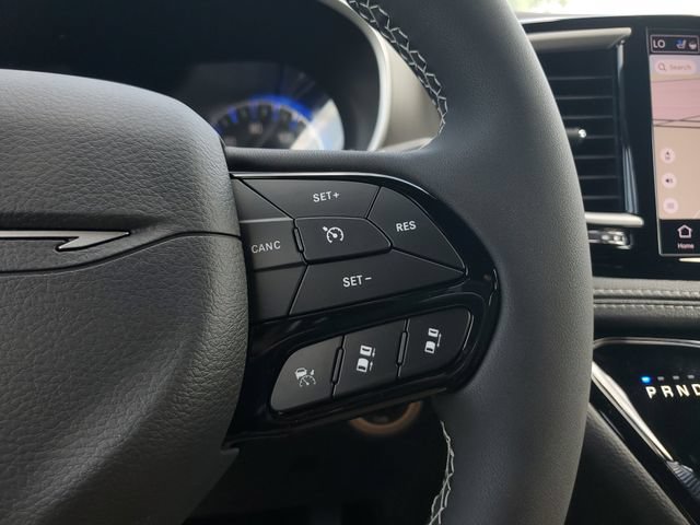 New 2027 Chrysler Pacifica Limited AWD/4WD image 25