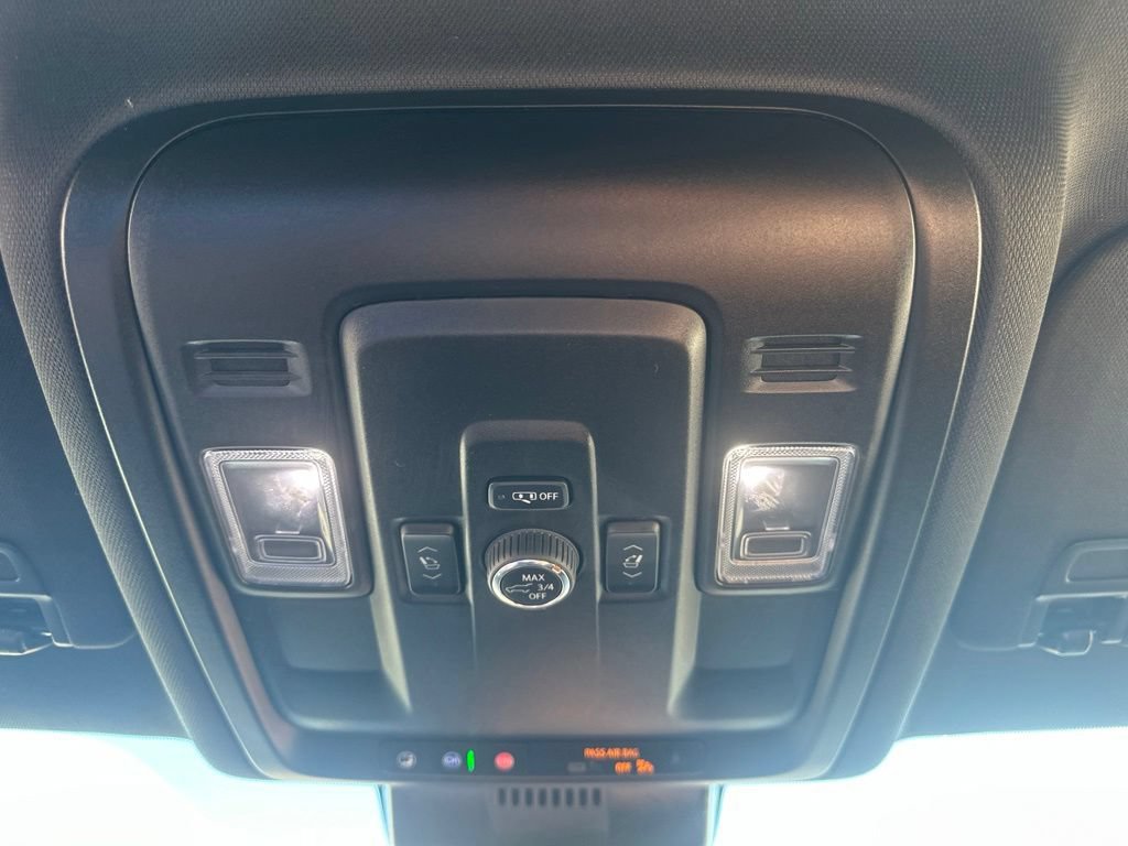 Used 2025 GMC Yukon Elevation AWD/4WD image 7