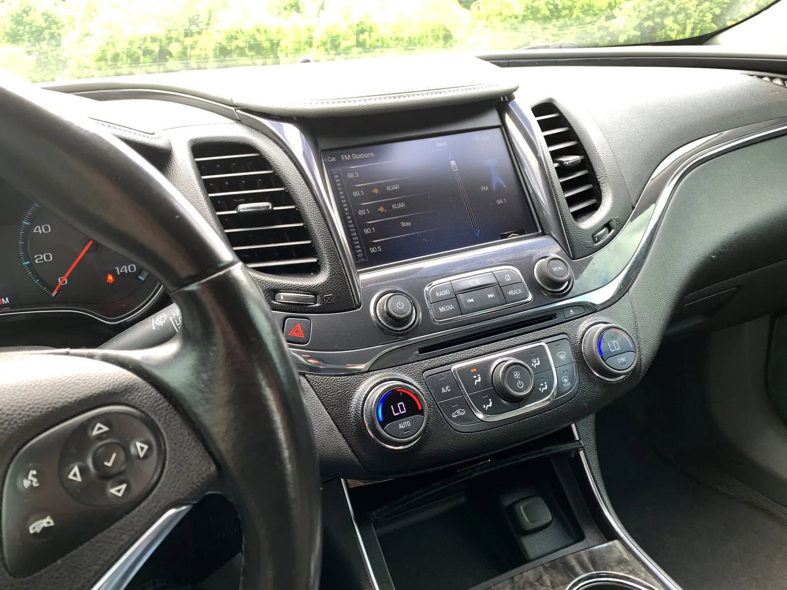 Used 2014 Chevrolet Impala LTZ FWD image 12