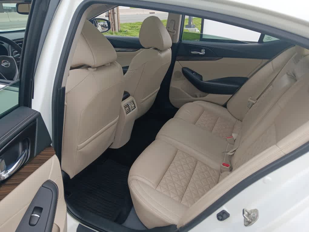 Used 2016 Nissan Maxima Platinum FWD image 13