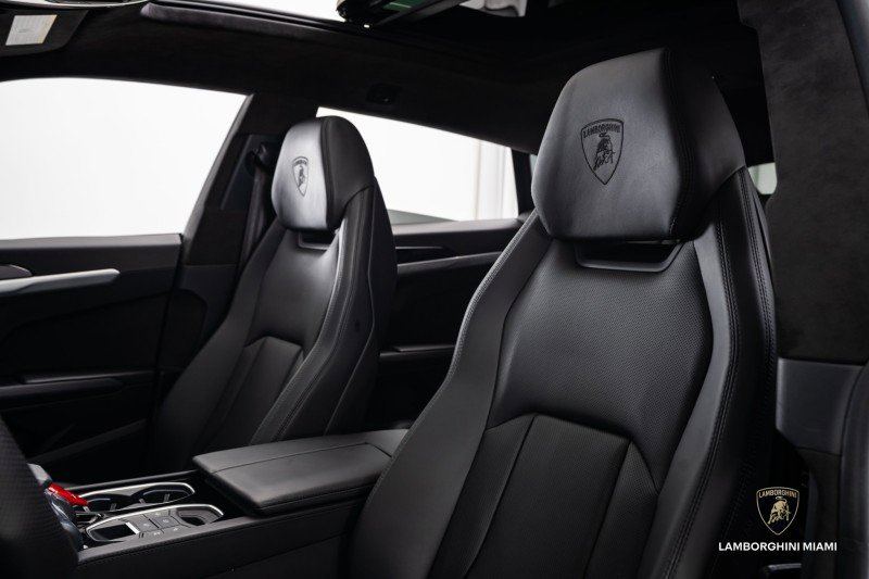 Used 2021 Lamborghini Urus image 36