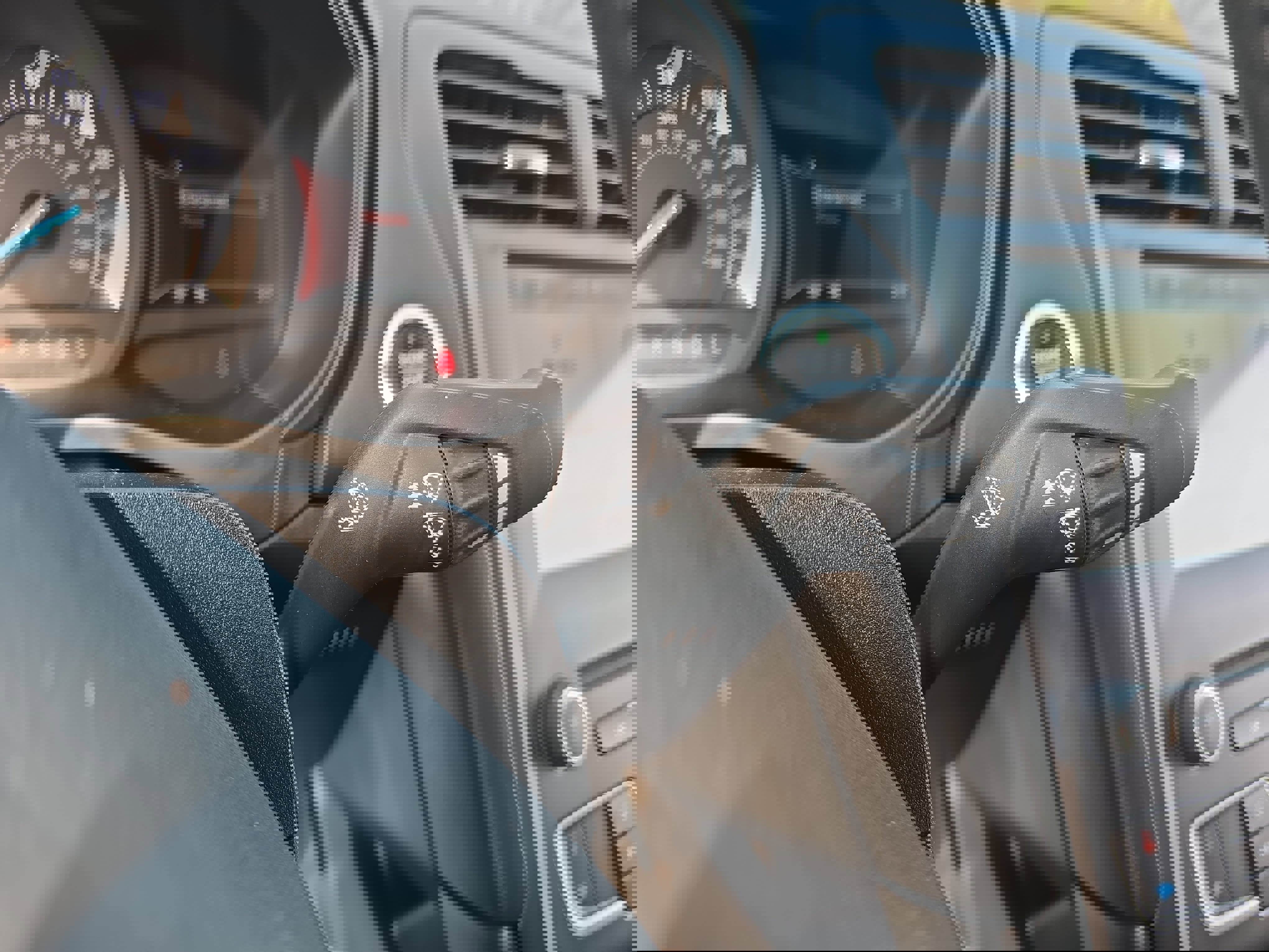 Used 2018 Ford Fusion SE w/ Equipment Group 201A image 25