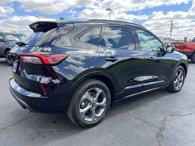 Certified 2023 Ford Escape ST-Line w/ Cold Weather Package FWD image 8