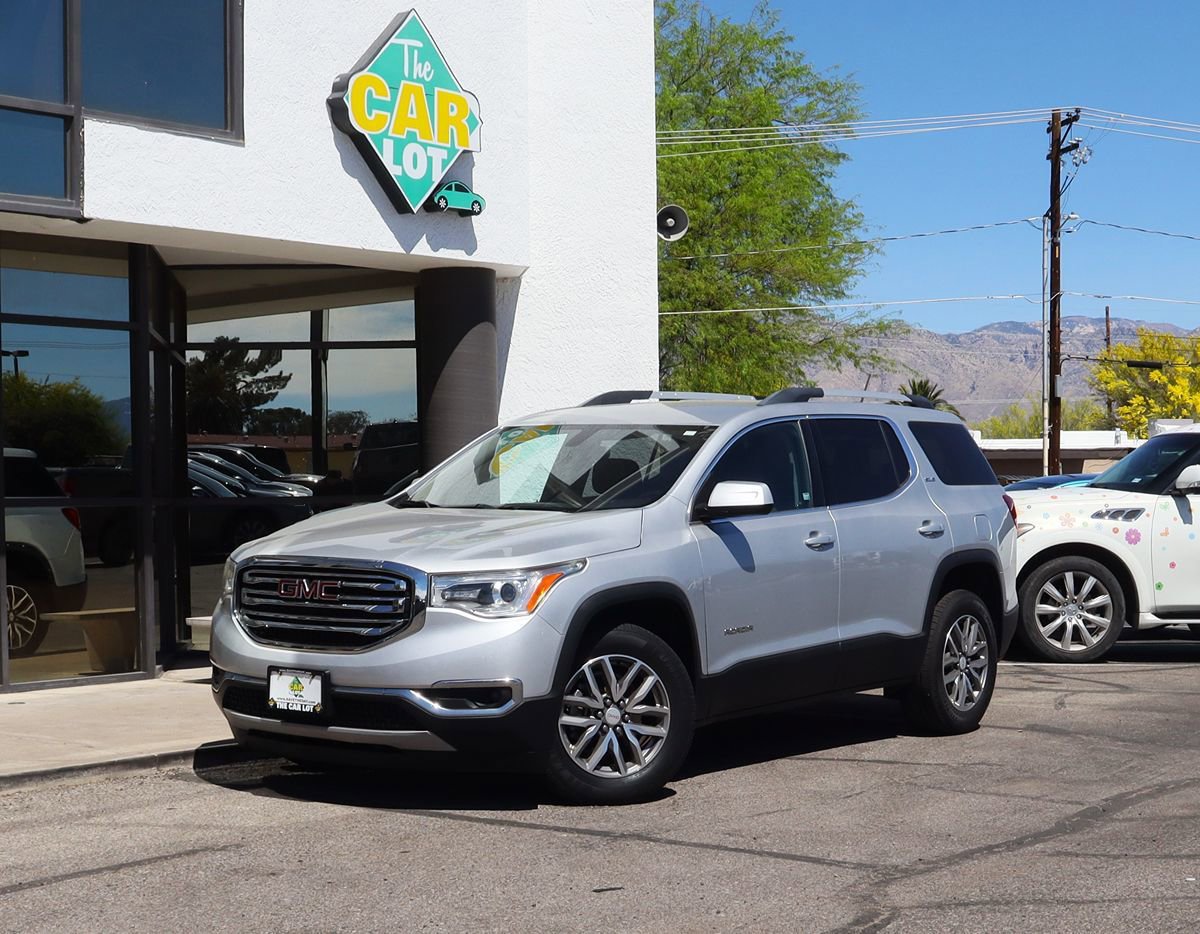 Used 2018 GMC Acadia SLE w/ Driver Alert Package I FWD image 2