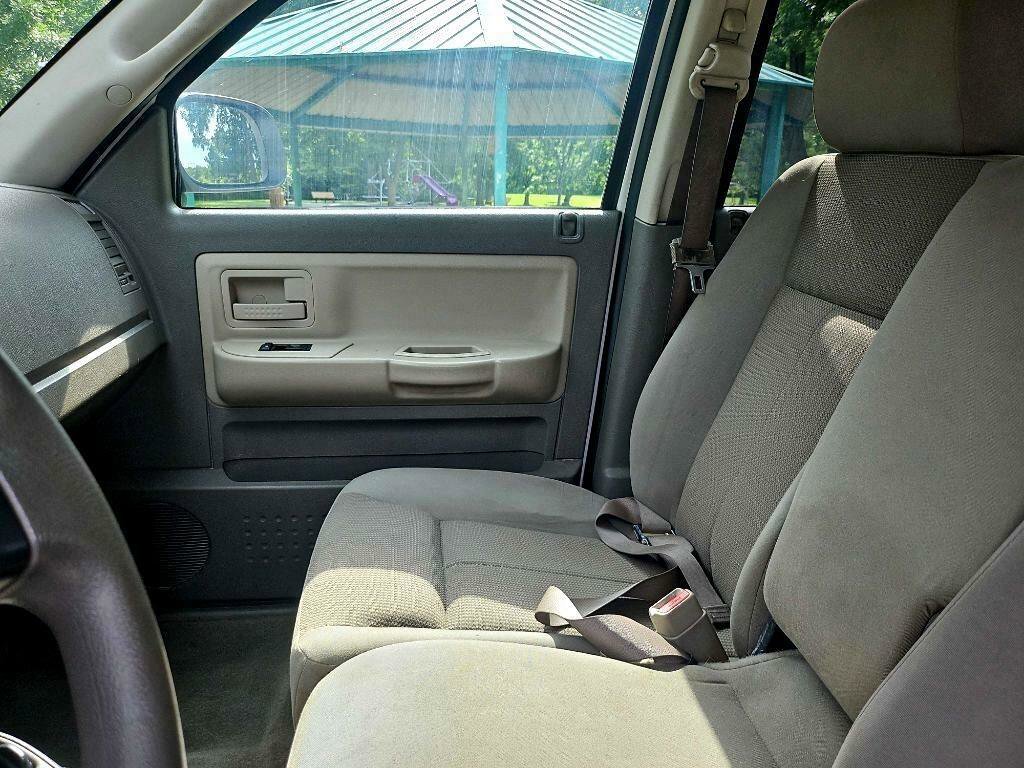 Used 2005 Dodge Dakota SLT w/ Trailer Tow Group image 12