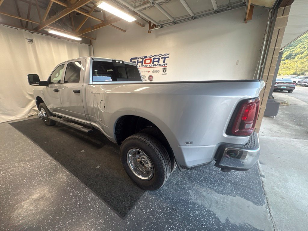 New 2027 RAM 3500 Tradesman AWD/4WD image 10
