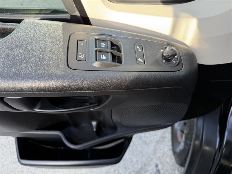 Used 2021 RAM ProMaster 2500 w/ Convenience Group FWD image 27