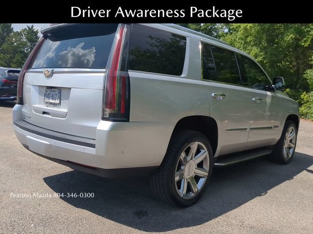 Used 2020 Cadillac Escalade Luxury AWD/4WD image 4
