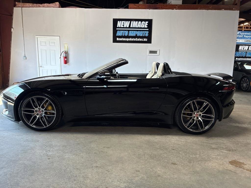 Used 2020 Jaguar F-TYPE Convertible image 12