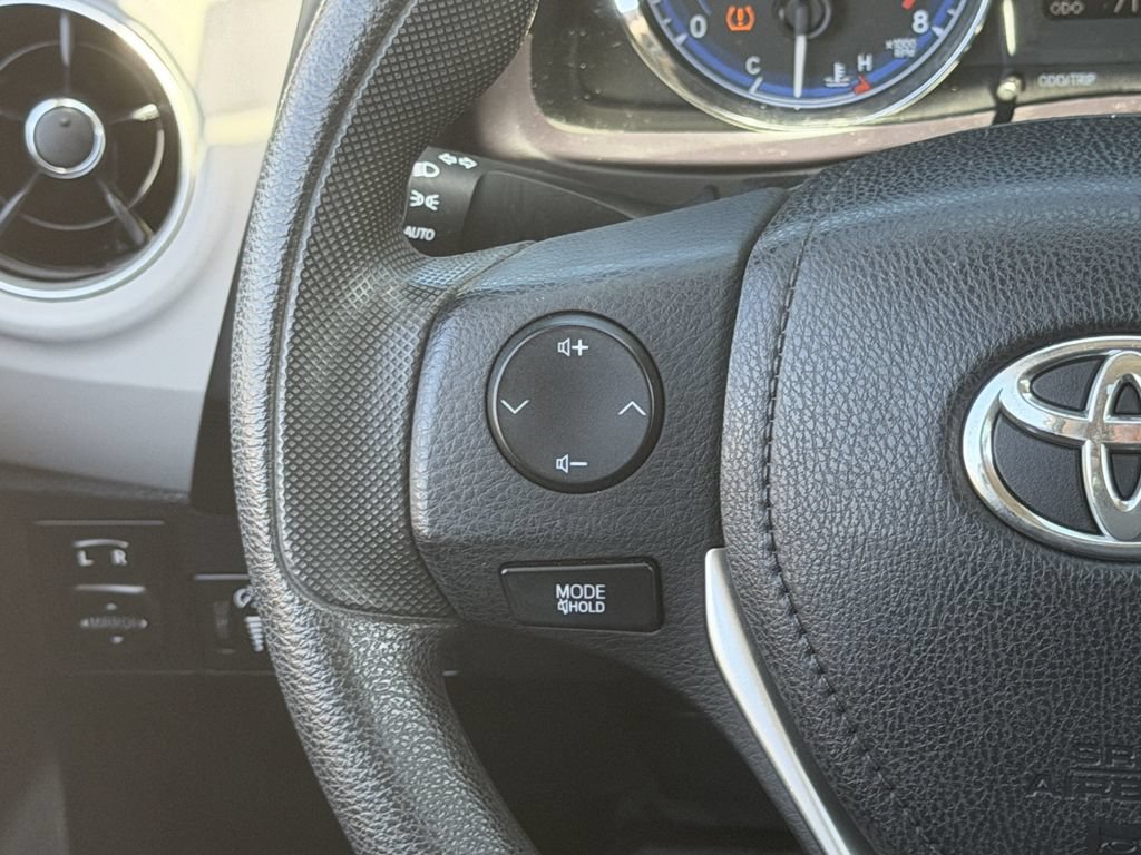 Used 2018 Toyota Corolla LE FWD image 14