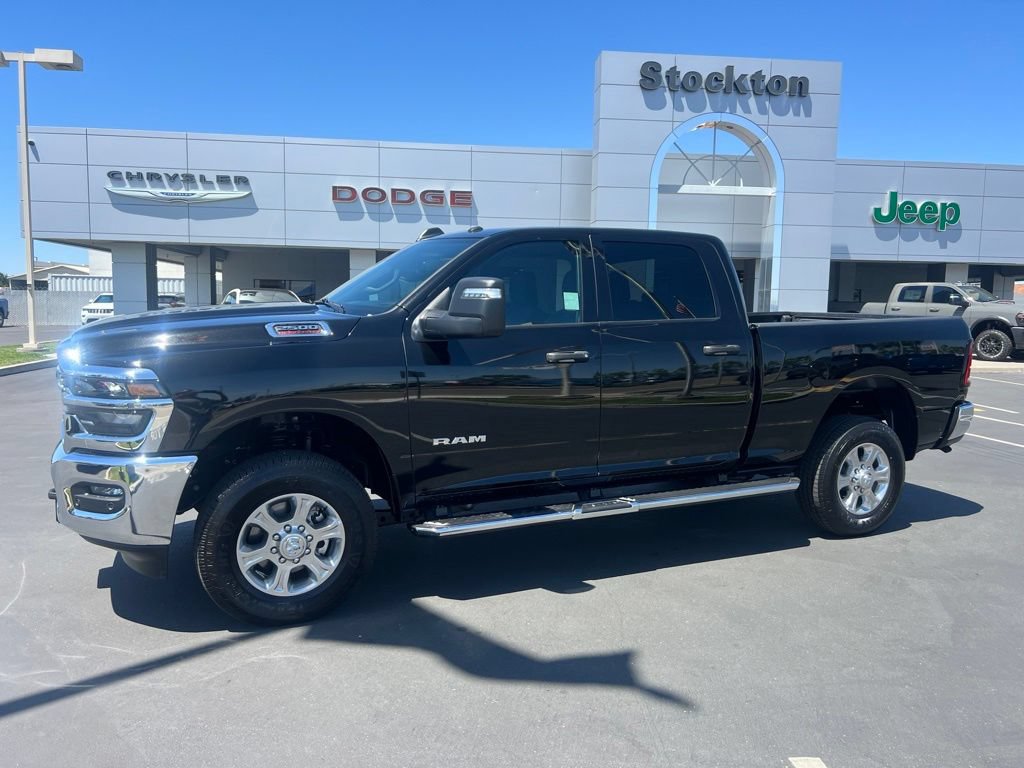 Used 2026 RAM 2500 Big Horn AWD/4WD image 2