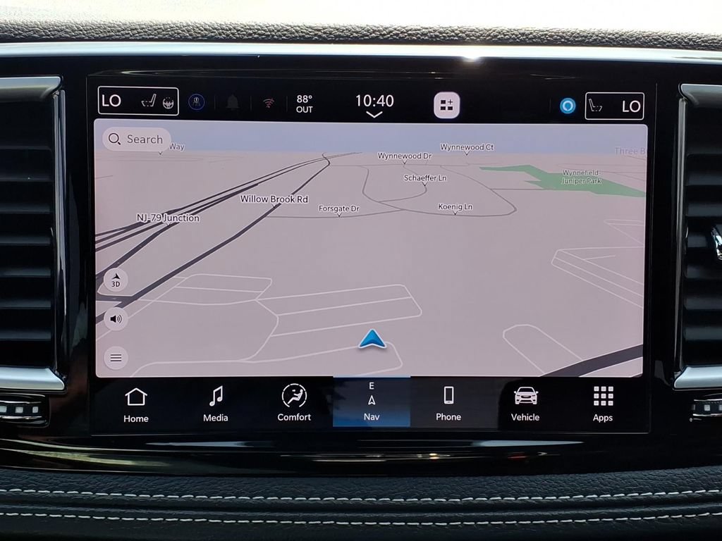 Certified 2025 Chrysler Pacifica Limited FWD image 7