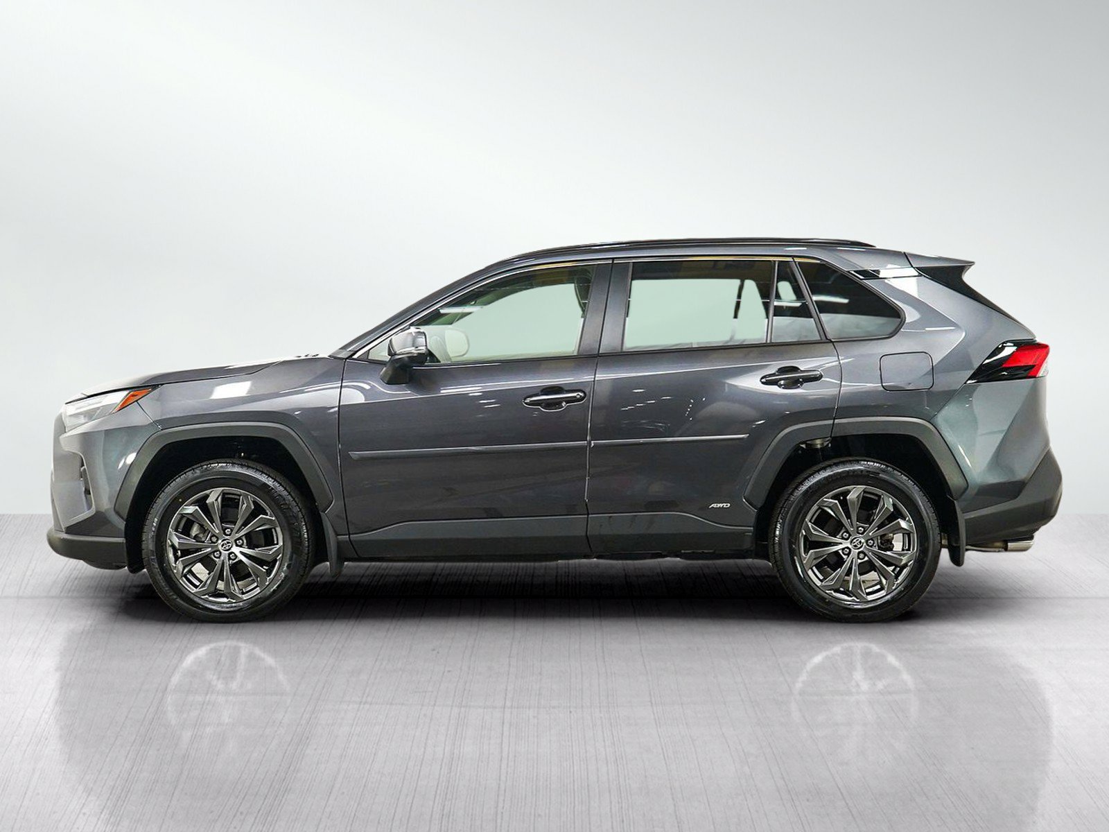 Used 2023 Toyota RAV4 XLE Premium AWD/4WD image 2