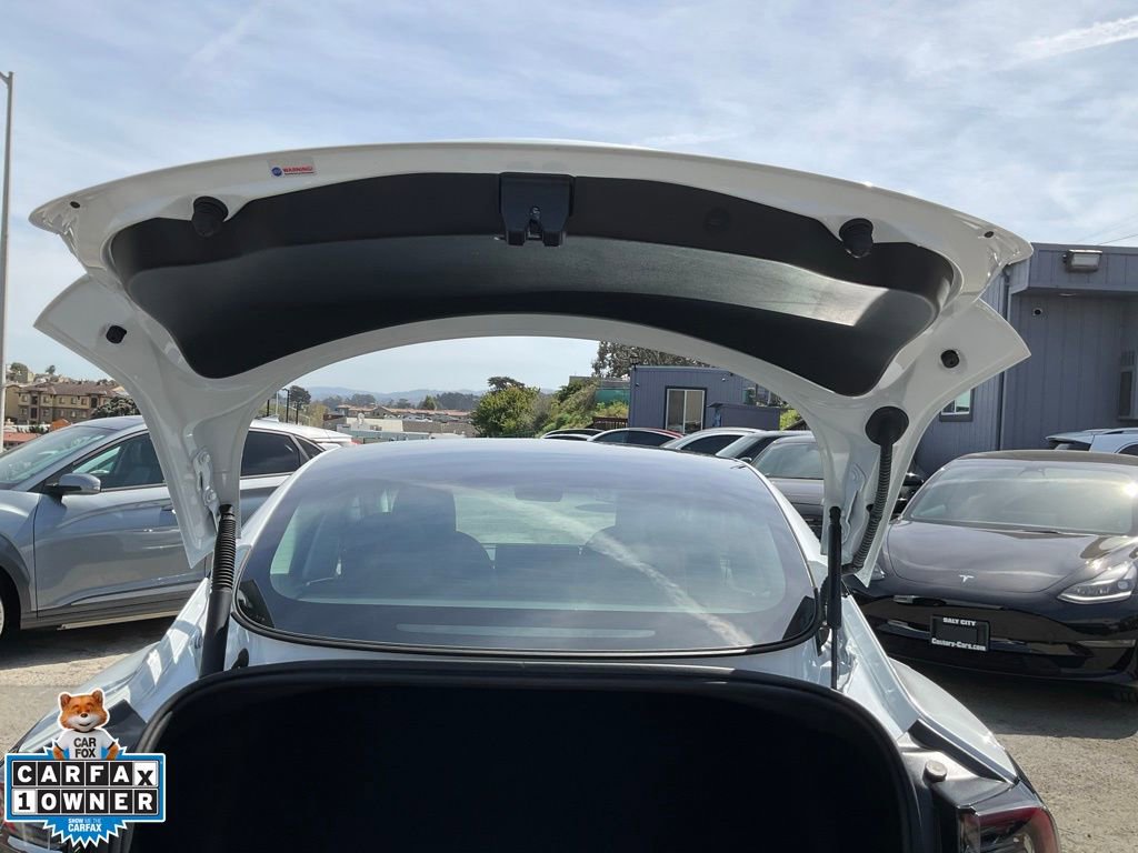 Used 2023 Tesla Model 3 Standard Range image 9