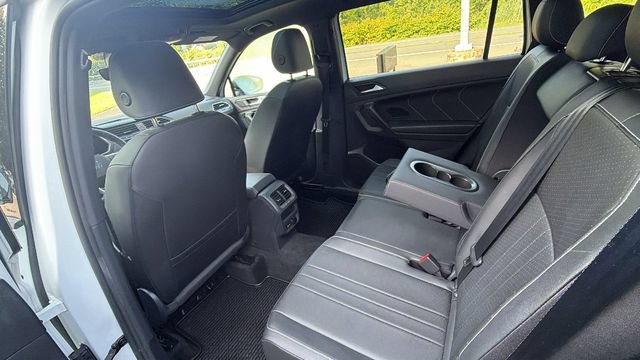 Used 2023 Volkswagen Tiguan SE R-Line AWD/4WD image 32