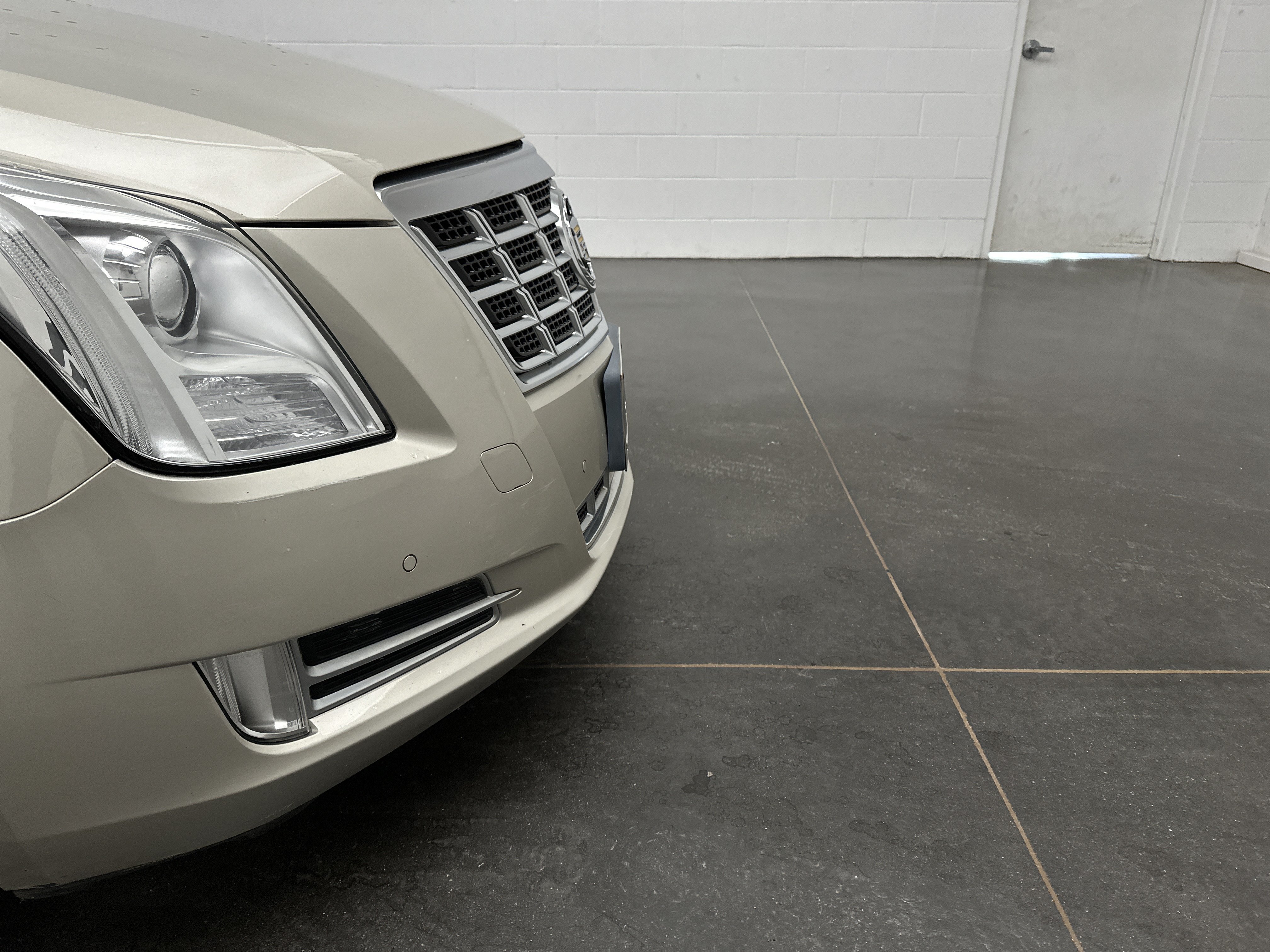 Used 2013 Cadillac XTS Luxury w/ Driver Awareness Package AWD/4WD image 2
