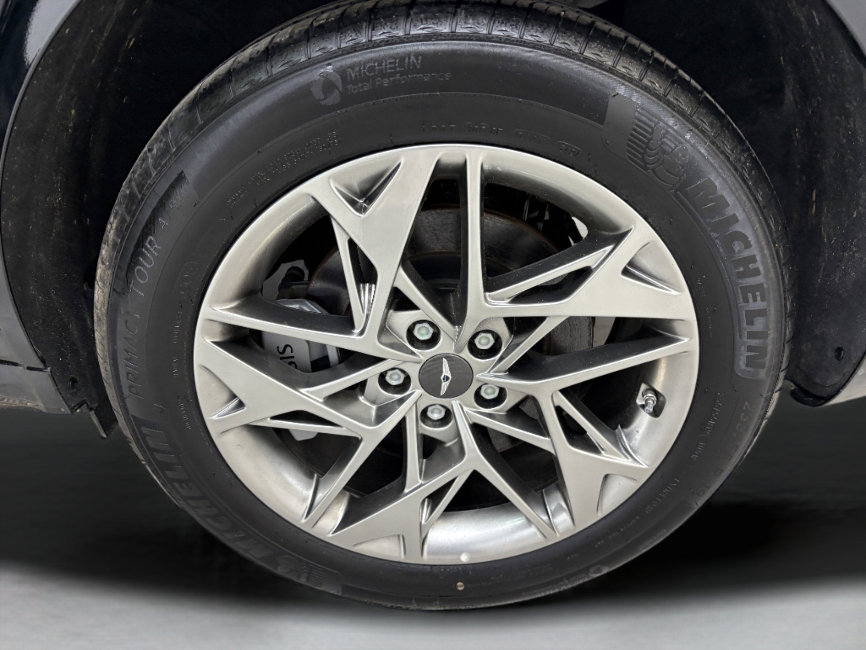 Used 2025 Genesis GV70 2.5T AWD/4WD image 11