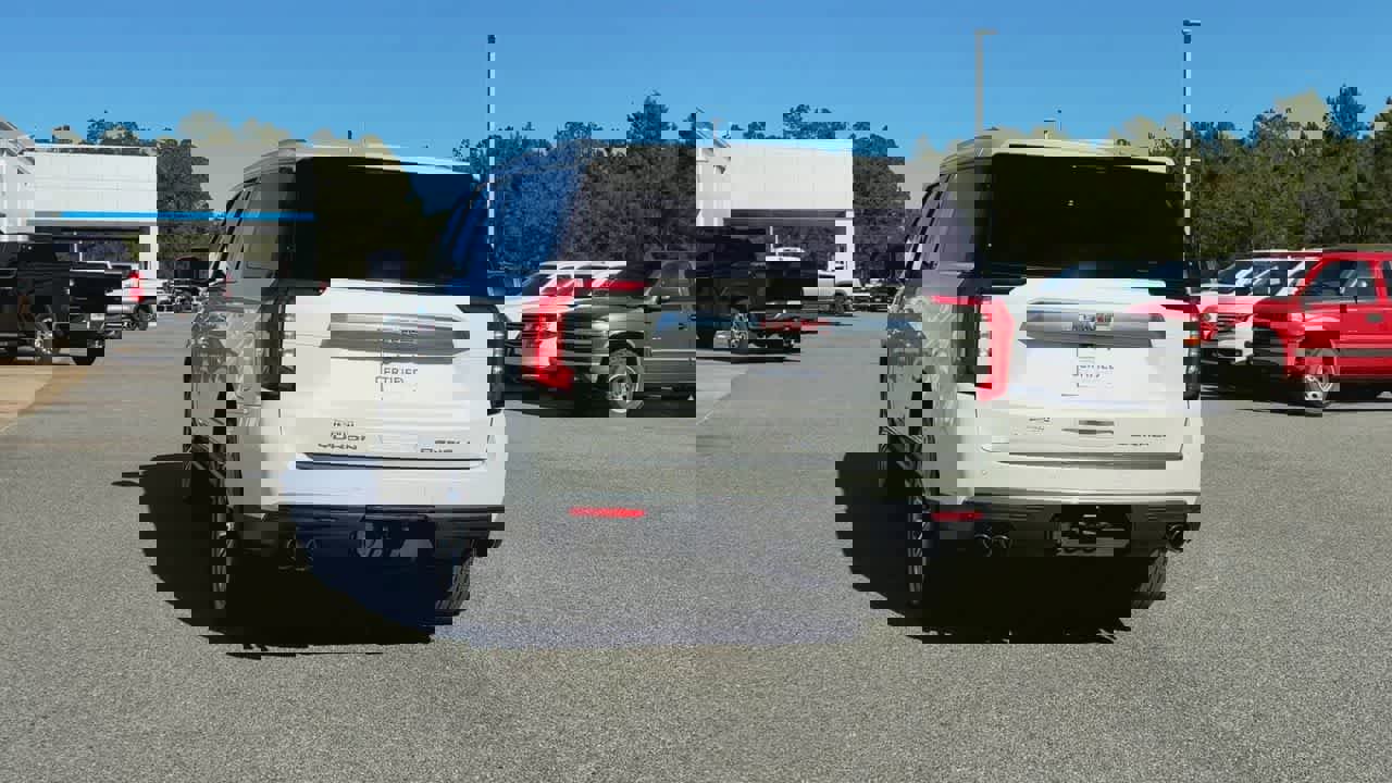 Used 2022 GMC Yukon XL Denali image 7