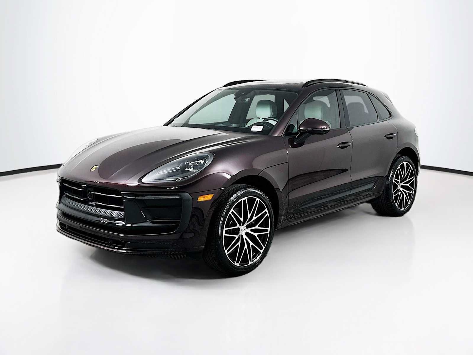 Certified 2026 Porsche Macan AWD/4WD image 1
