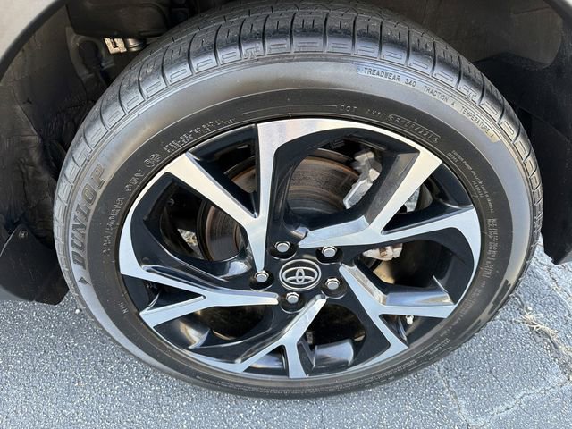 Used 2022 Toyota C-HR XLE FWD image 33