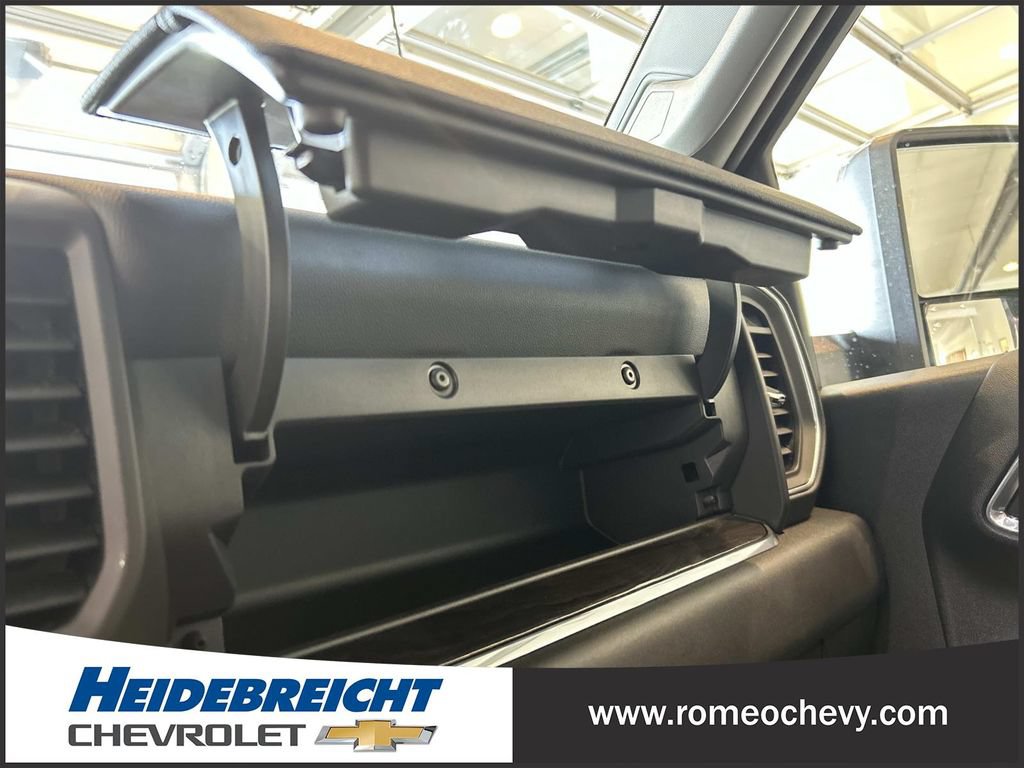 Used 2024 Chevrolet Silverado 2500 LTZ w/ LTZ Plus Package AWD/4WD image 27