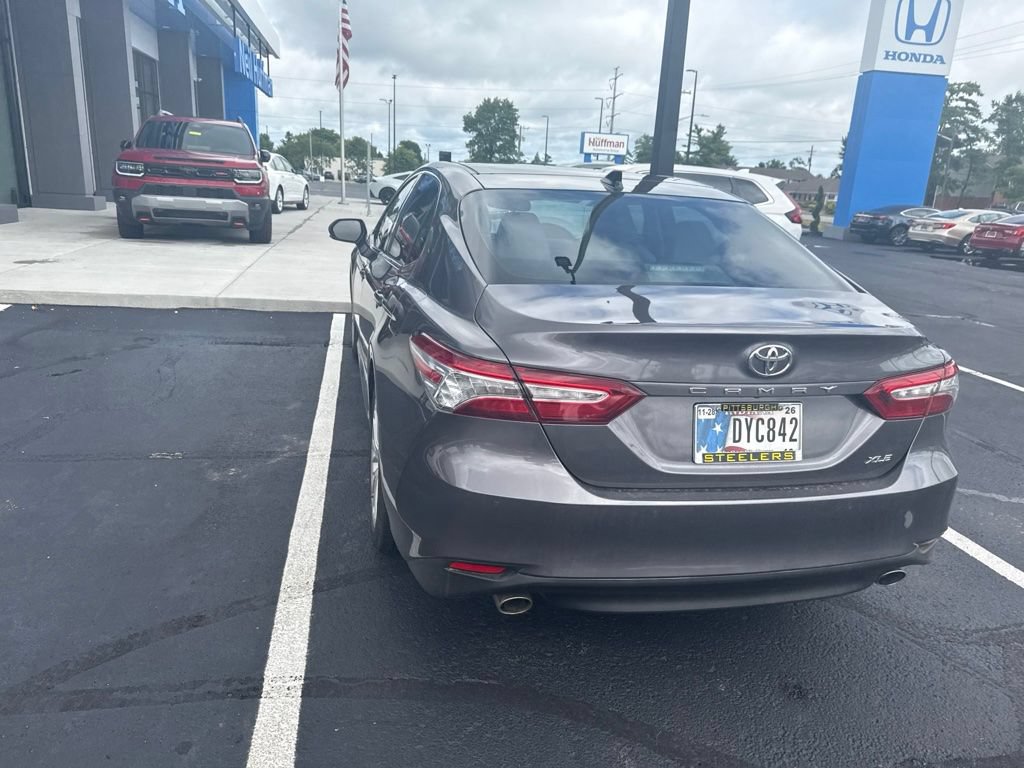 Used 2019 Toyota Camry XLE FWD image 9