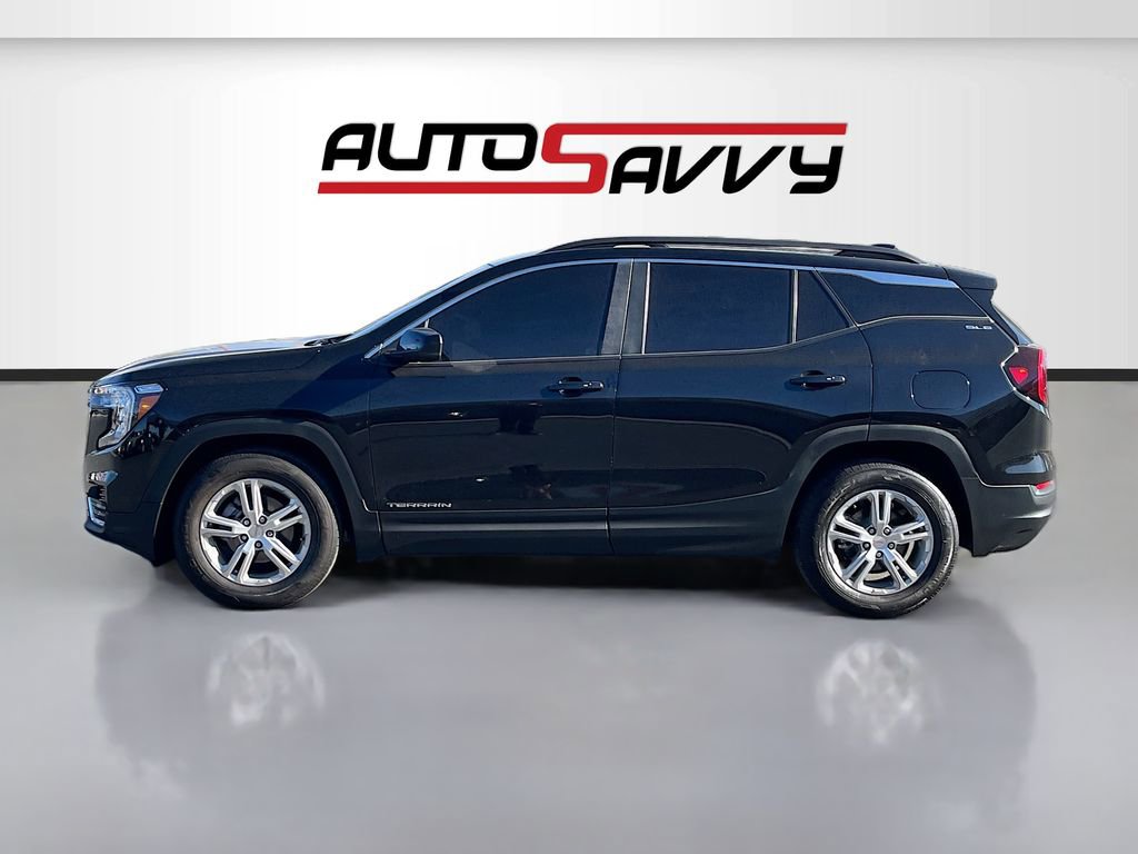 Used 2022 GMC Terrain SLE w/ Driver Convenience Package FWD image 4