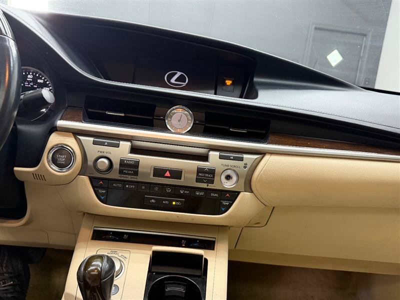 Used 2015 Lexus ES 350 w/ Premium Package FWD image 15