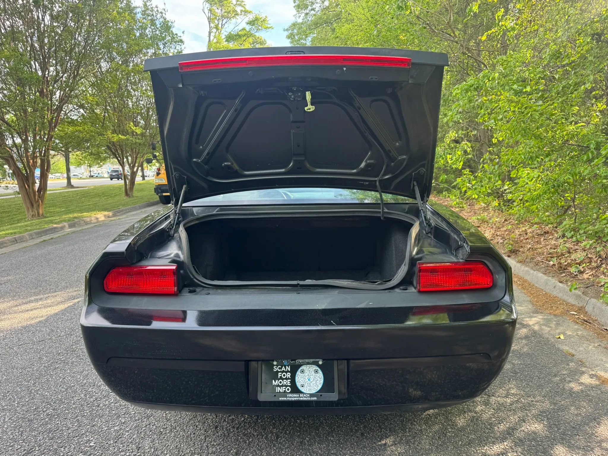 Used 2009 Dodge Challenger SE RWD image 8