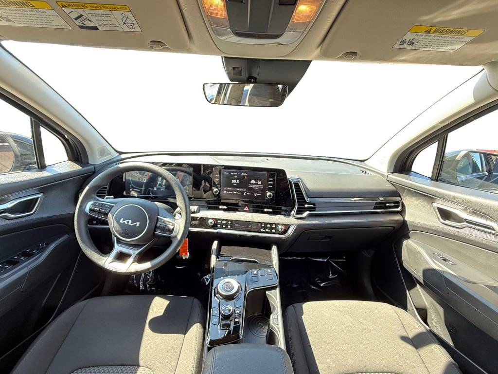 Used 2025 Kia Sportage LX image 13