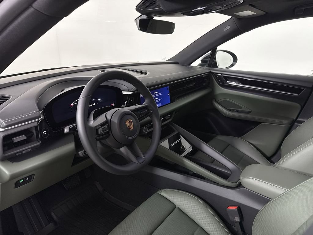 New 2026 Porsche Macan 4 Electric AWD/4WD image 4